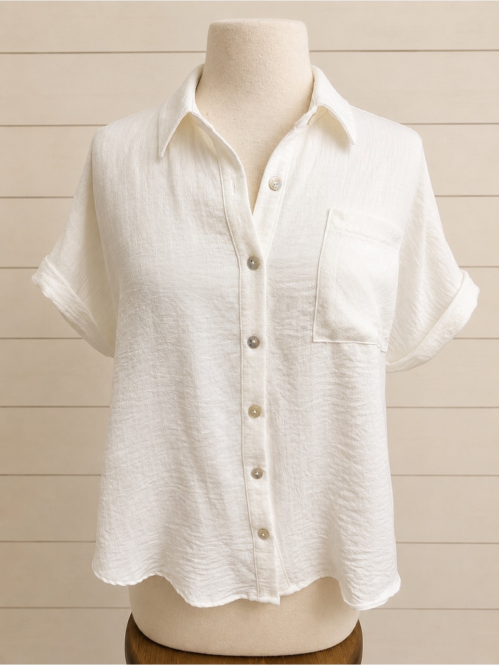 Monteau Los Angeles White Textured Button-Down Short Sleeve Blouse Size L